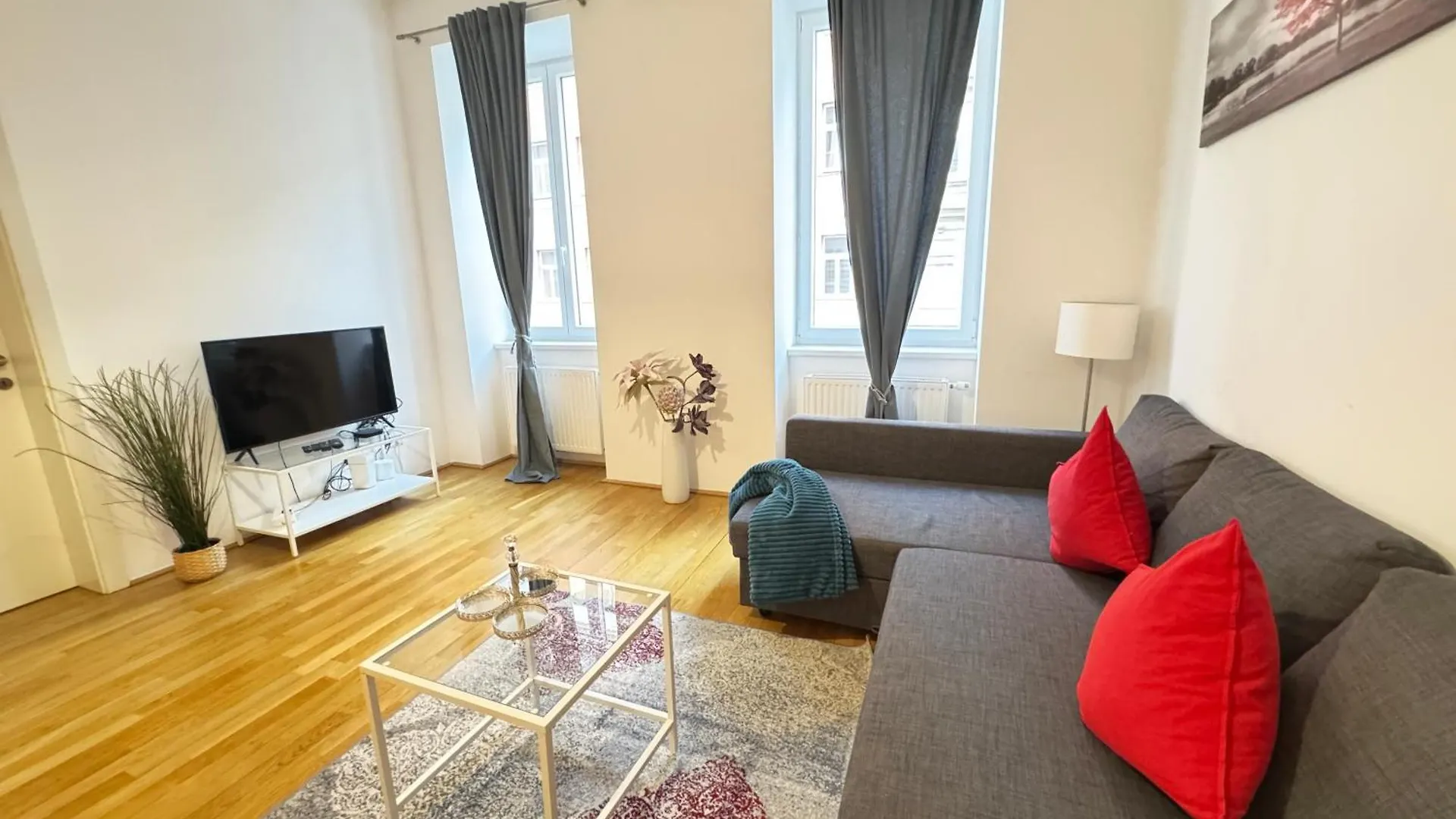 Charming Flat & Balcony Near Central Station L Bg5 维也纳 公寓